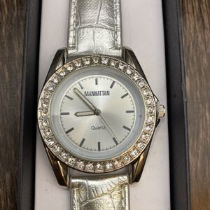 Manhattan by Croton Women’s watch Silver Band Roman Numerals Silver Tone New